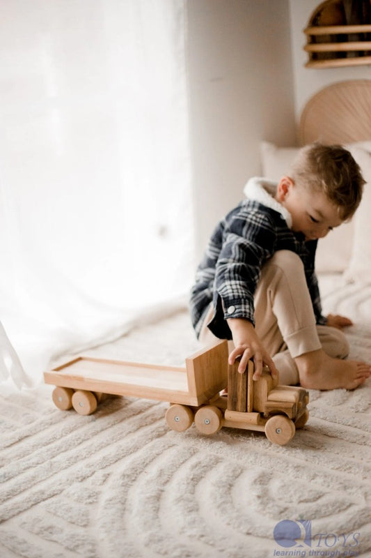 QToys Australia  FLAT BACK TRUCK