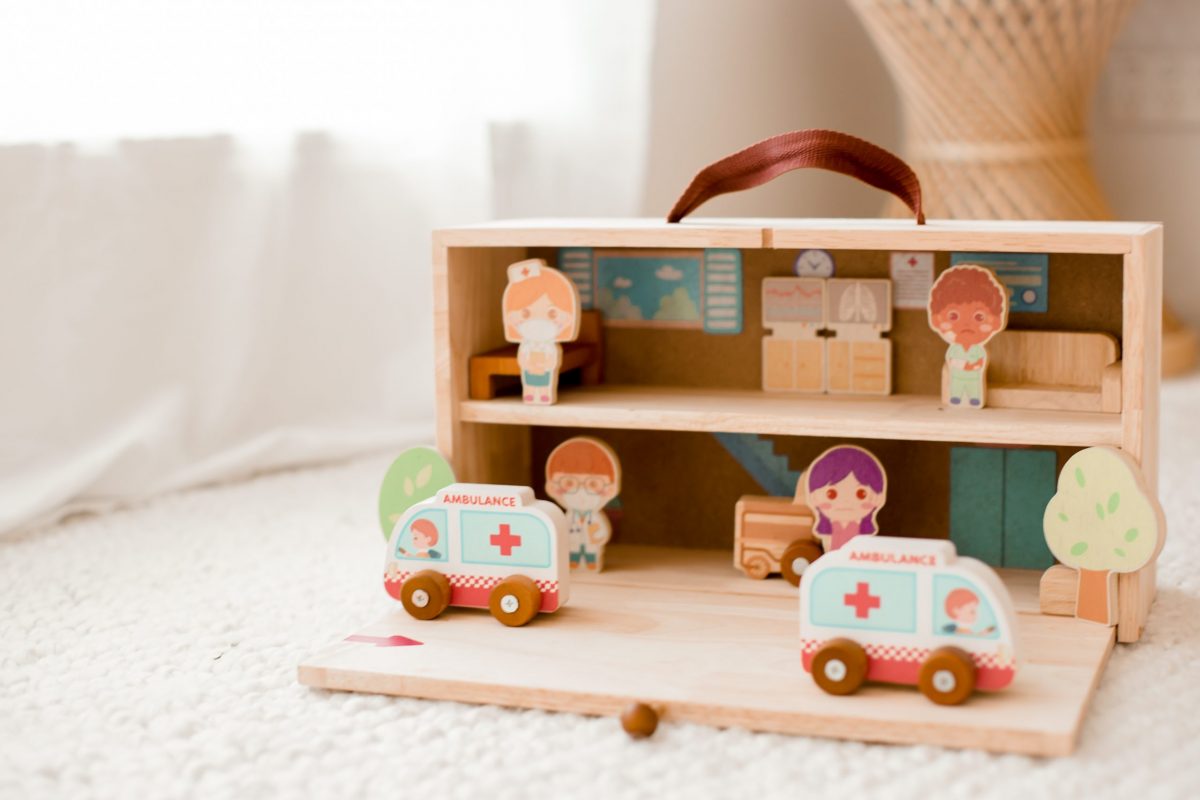 Wooden Portable Hospital Set